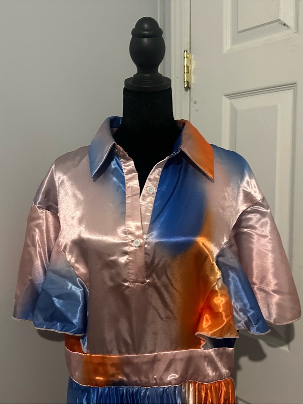 SHEIN Multicolor Satin Asymmetrical Pleated Shirtdress in Pink, Blue & Orange - Picture 4 of 12
